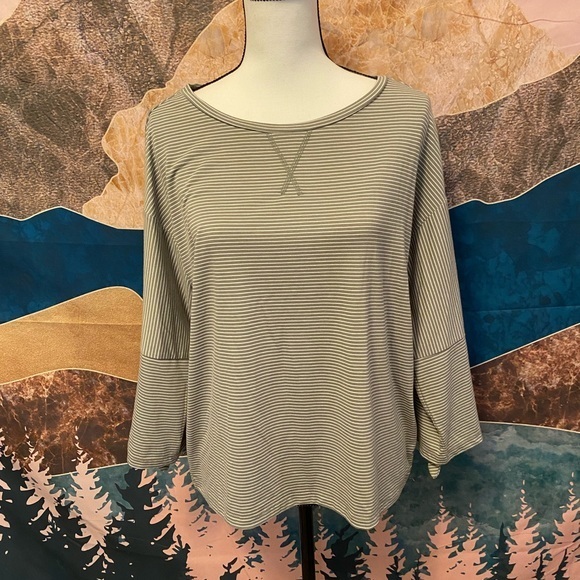 Susina Tops - Susina top size small